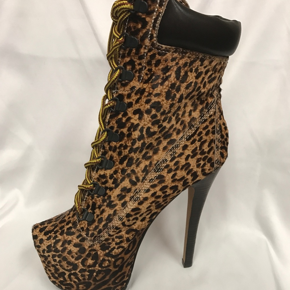 Leopard leather boot by Zigi Girl NY brand new